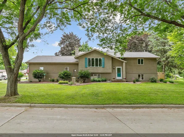 1400 S Chickadee Ln, Appleton, WI 54915