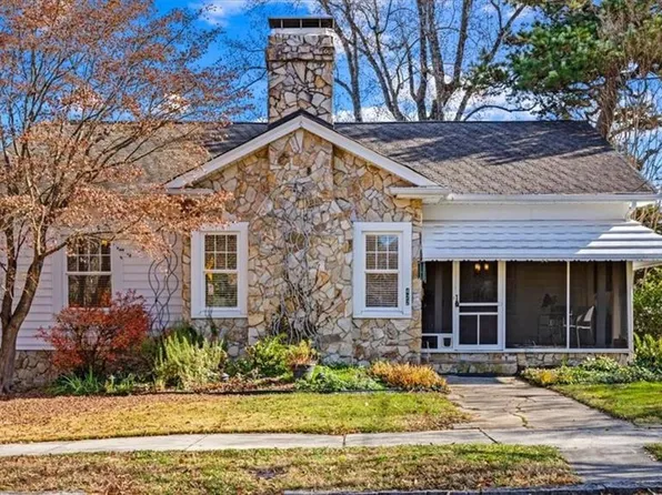 422 Hillside Dr, Greensboro, NC 27401