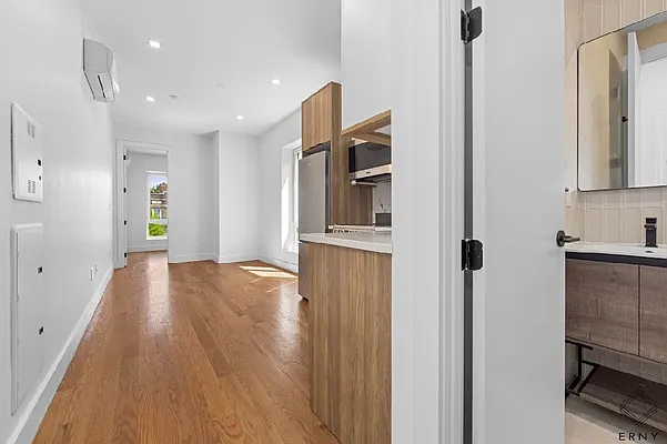 Rented by ERNY LLC | media 15