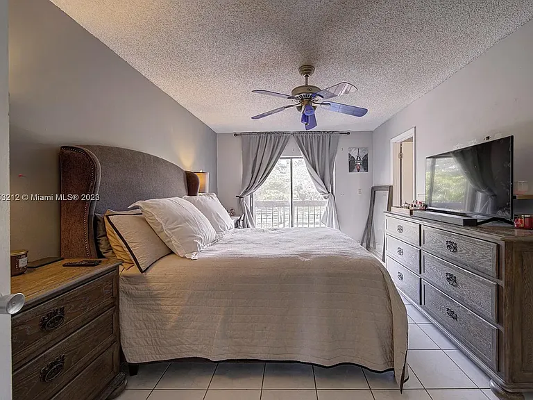 12262 SW 17th Ln #101-V — Photo 15