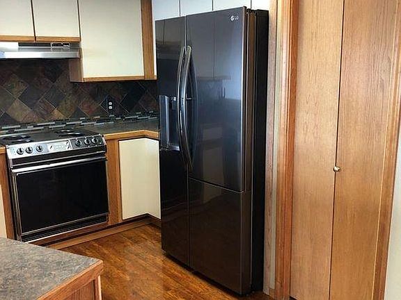 2nd image of 1706 W Marina Dr