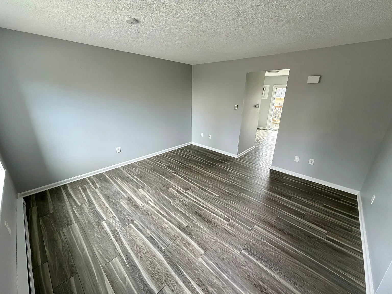 3 bed, 1400 sqft, $1,695 — Photo 4