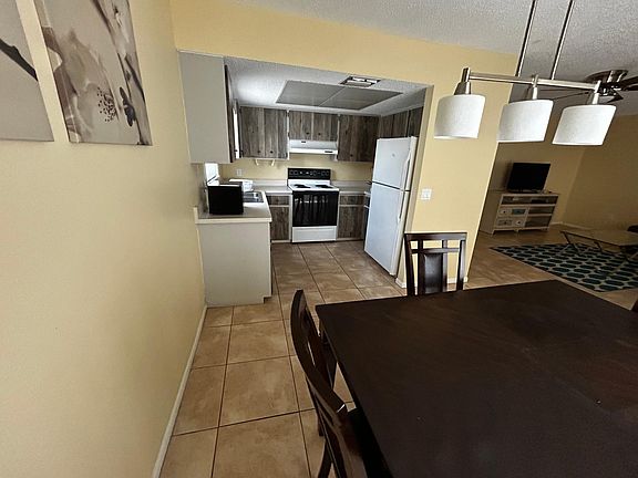 5th image of 69 W Bay St #111