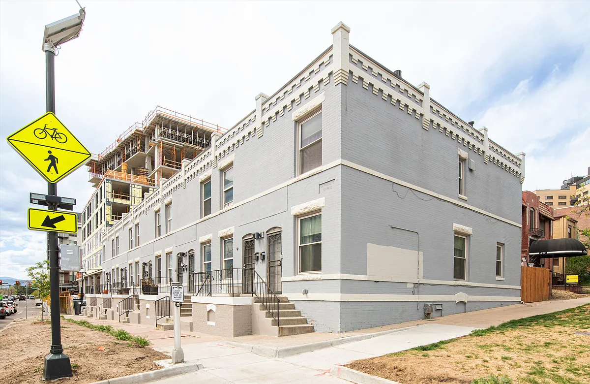 Building Photo - 135 E 8th Ave