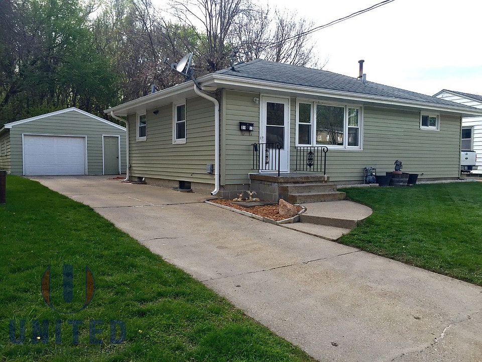 1st image of 2813 Clark St