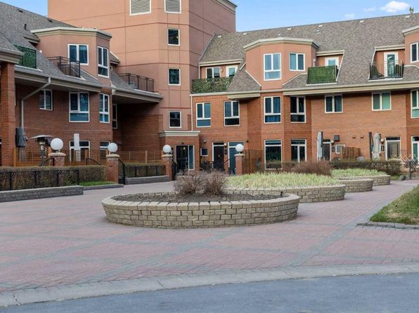 400 S Eau Claire Ave SW #5206, Calgary, AB T2P 4X2