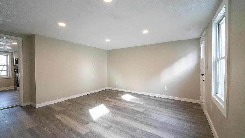 Building Photo - 834 Lovitt Way