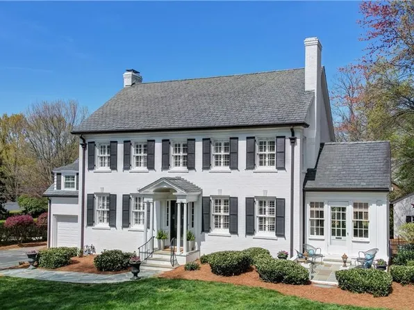 2202 W Market St, Greensboro, NC 27403