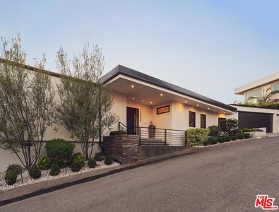 1235 N Kenter Ave, Los Angeles, CA, 90049