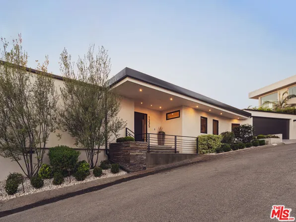 1235 N Kenter Ave, Los Angeles, CA 90049