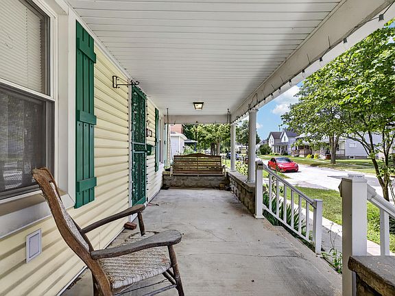 2nd image of 90 Jackson St