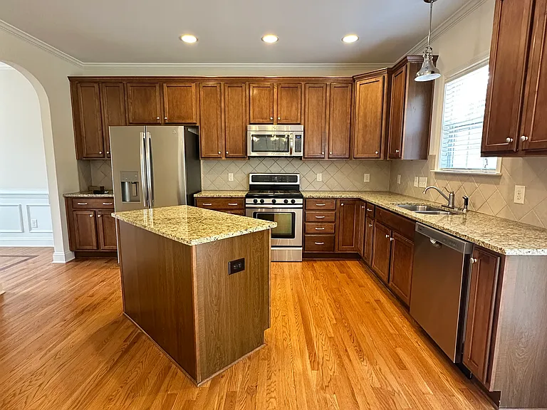 4612 Cottendale Dr — Photo 12