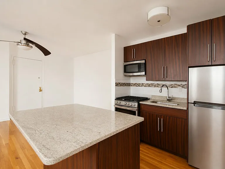 354 22nd St #4 — Photo 7