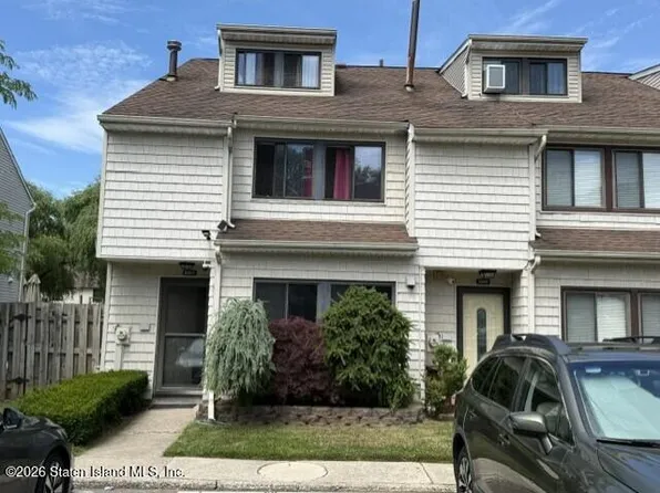 235 Signs Rd #F, Staten Island, NY 10314