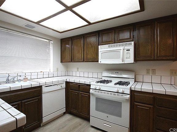 5th image of 431 W Avenue J5 Unit 10