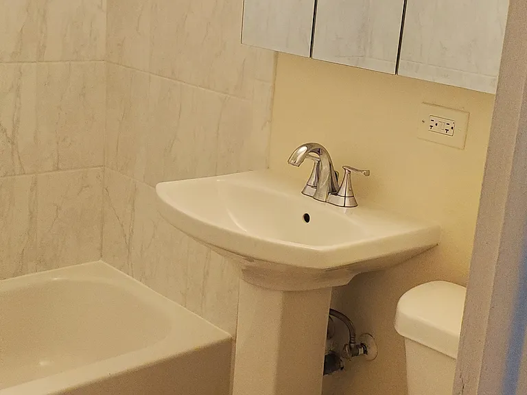 Xavier Landing Apartments — Photo 20