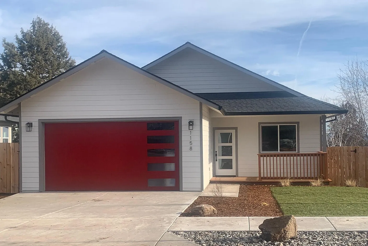 1158 W Ridge Dr photo 1