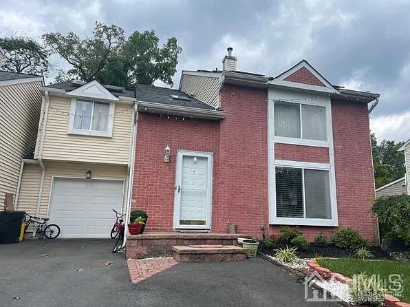 52 Woodland Way #52