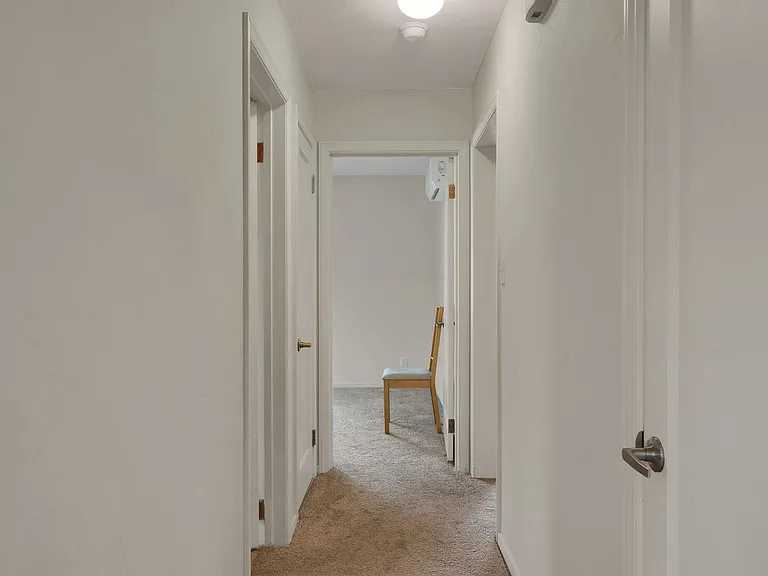 110 Paul Ave — Photo 11