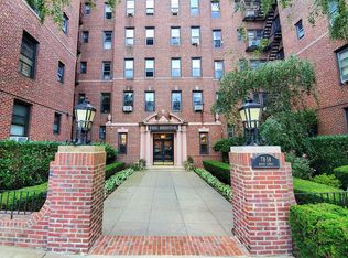 7814 Austin St APT 1E, Flushing, NY 11375