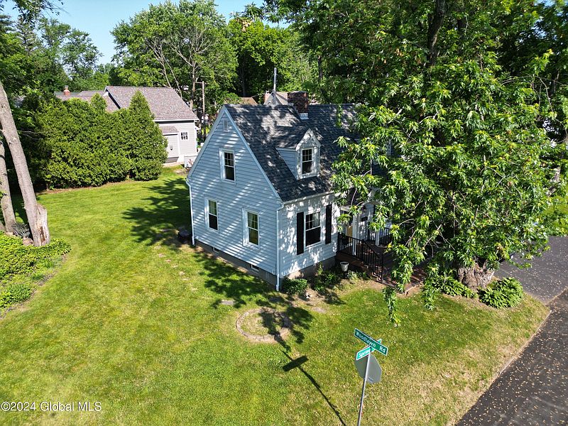 2nd image of 27 Spring Avenue