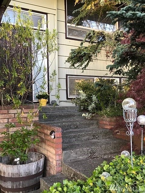 1st image of 1620 S 261st Pl