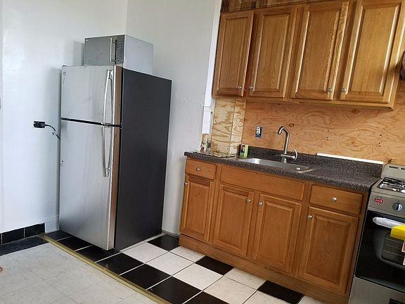 3rd image of 51 Macdougal St APT 3L