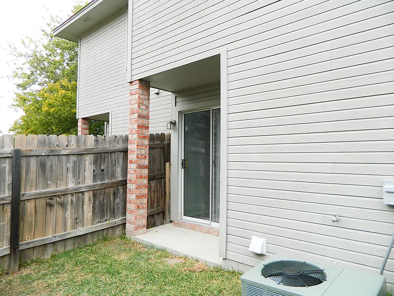308 Creek St #C — Photo 18