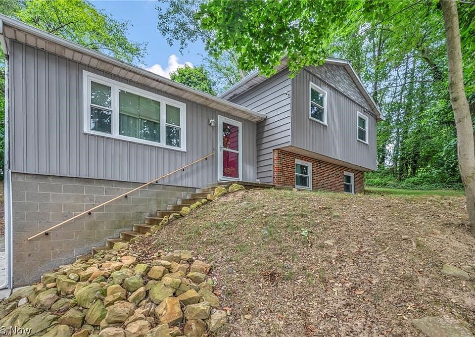 1st image of 412 Stevenson Ave