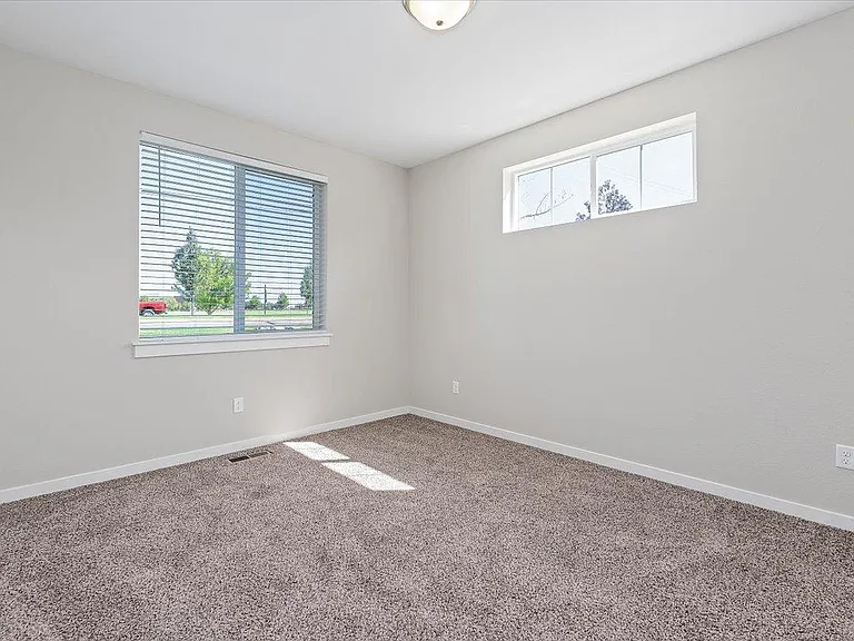 The Summit Apartments — Photo 57