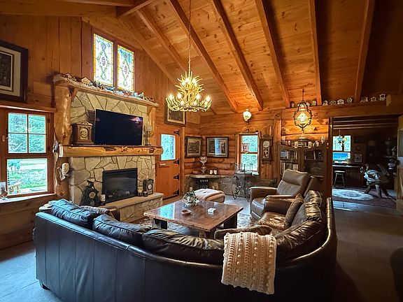 3rd image of 6386 Spruce Meadows Ln