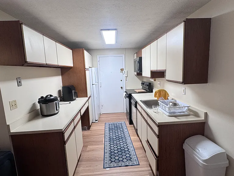 1222 Middle Tpke W #B1 — Photo 3