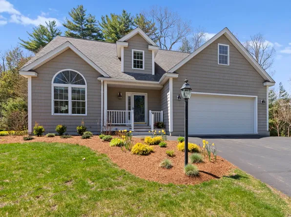 28 Green Vale Drive, Stratham, NH 03885
