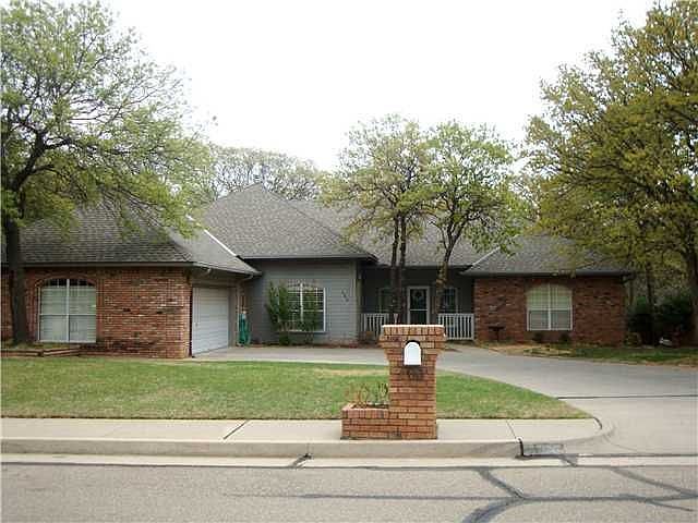 Home for Sale in Edmond, Oklahoma $219,900