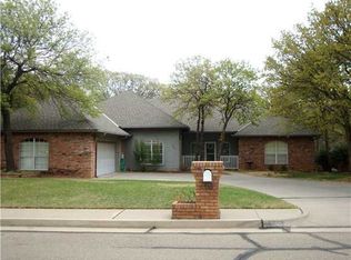 600 N Creek Dr, Edmond, OK 73034