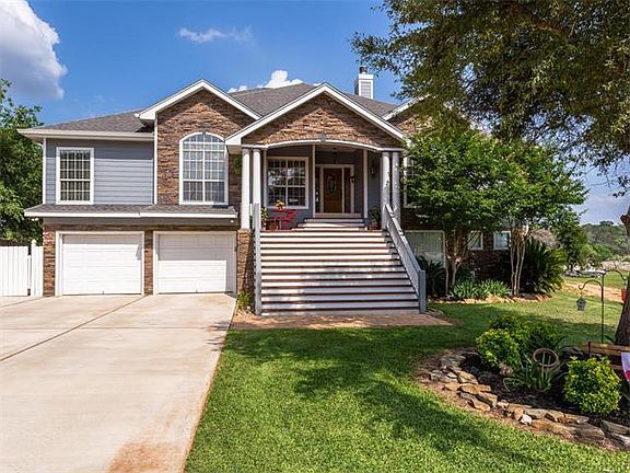 3rd image of 475 Chimney Cove Dr