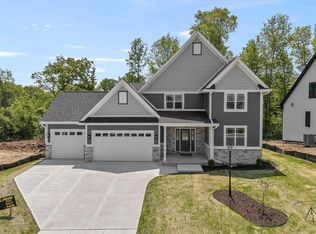 N54W19277 Broadwing Pl, Menomonee Falls, WI