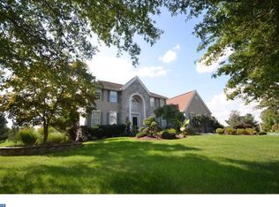 6 Willow Ct, Cranbury, NJ 08512