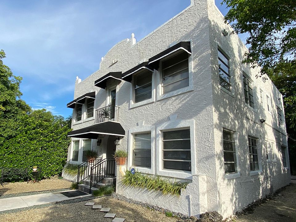 VILLA FATIMA side view