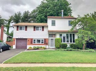 239 Clearmeadow Dr, East Meadow, NY 11554
