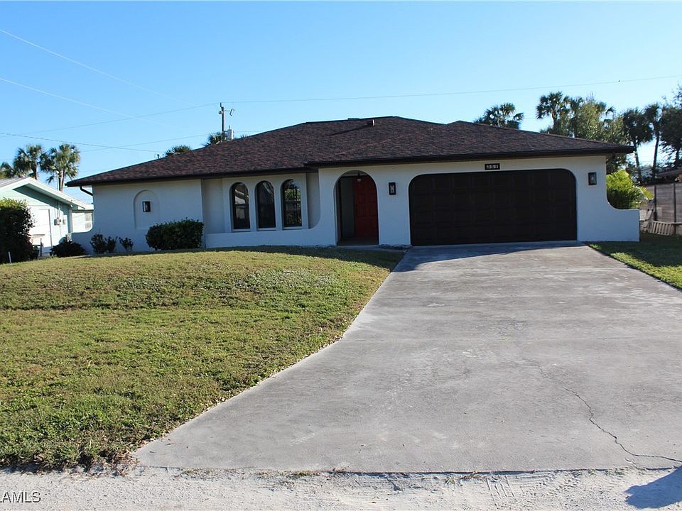 1st image of 351 Lakeview Dr