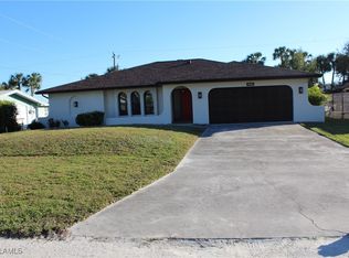351 Lakeview Dr, North Fort Myers, FL 33917