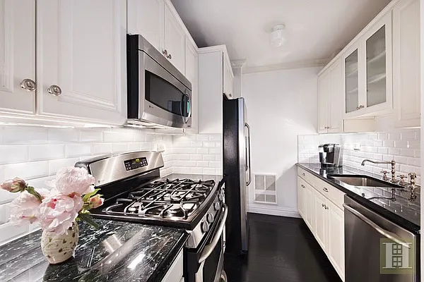 Rented by Halstead Real Estate | media 30