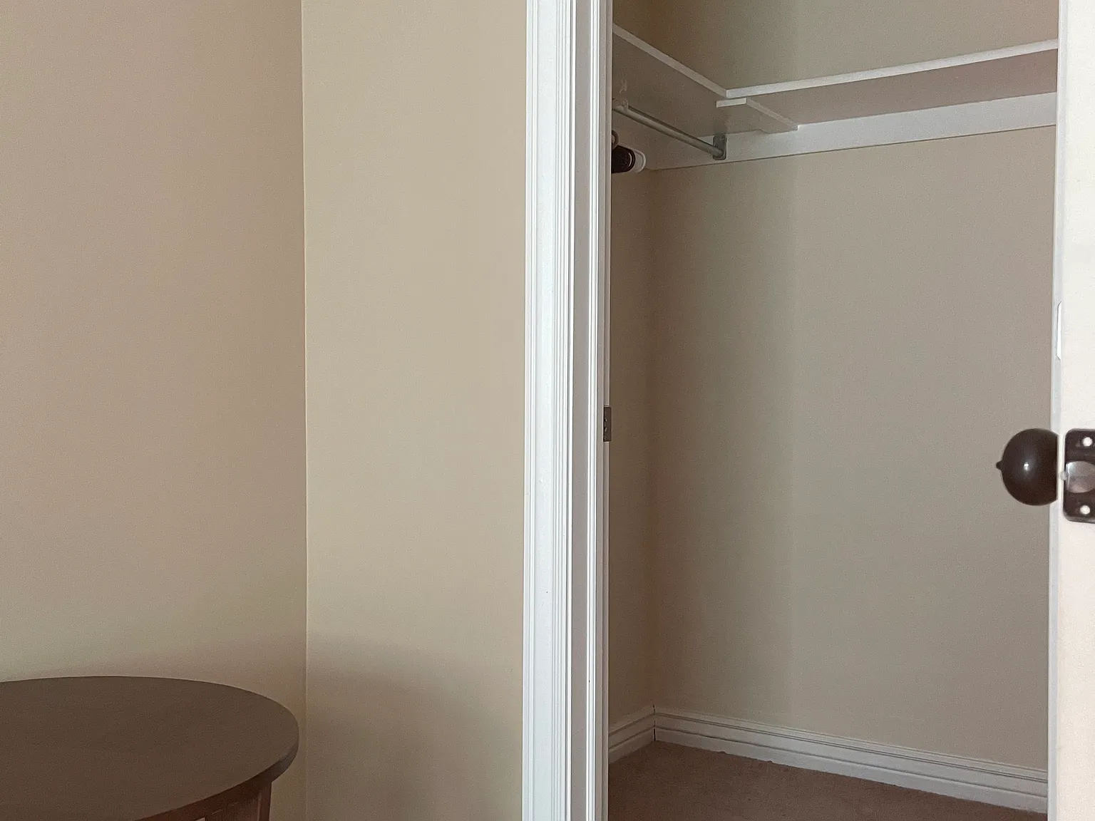 2 bed, 3244 sqft, $1,200 — Photo 4