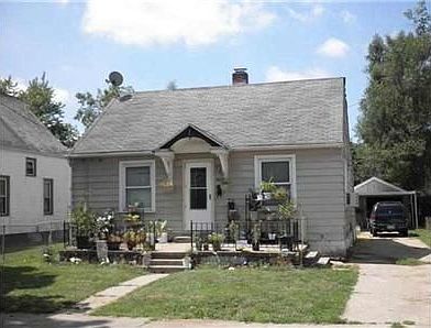 2nd image of 1611 S Folkers Ave