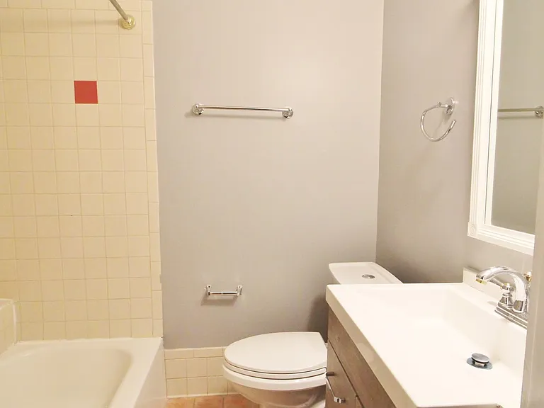 35 Hanover Pl NW #B — Photo 3