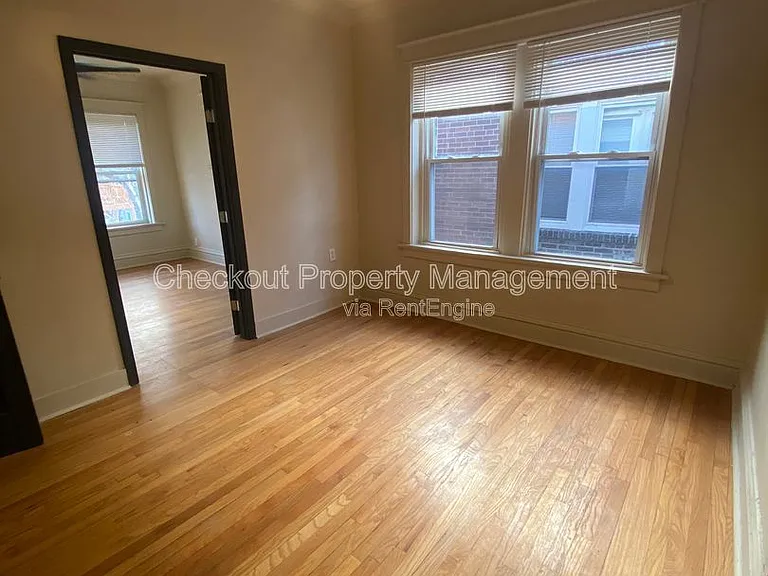 2035 Maury Ave — Photo 3