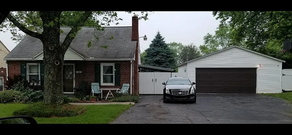 2245 Seminole Ave photo 1
