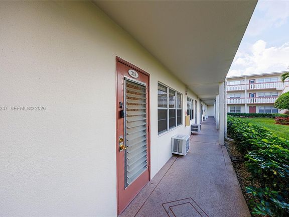 2nd image of 303 Preston E #303-H