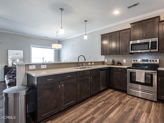 5th image of 3508 Holman Way #B